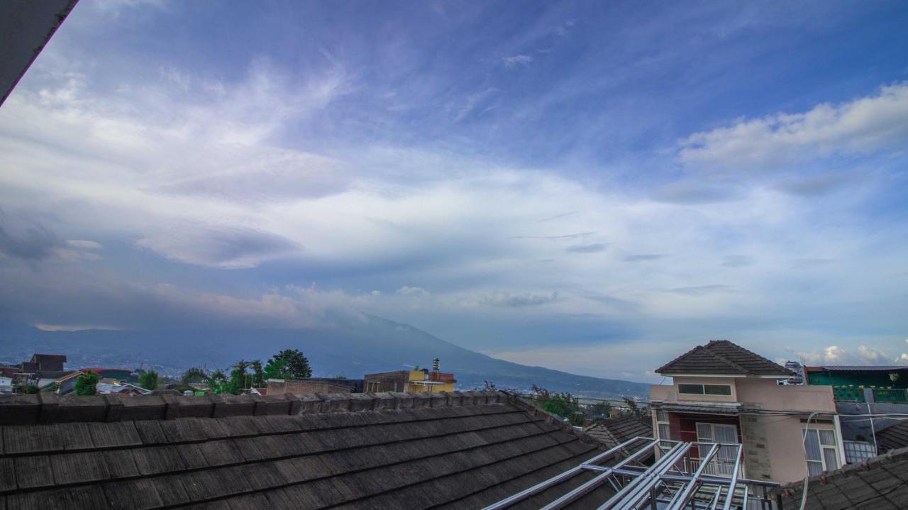 Villa El Nino 5 Bedroom Dengan Rooftop Mountain View Batu  Exterior photo